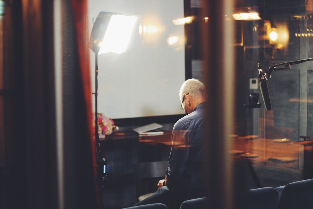 Principle 4 — Assign AI a role or expertise — how to write AI prompts